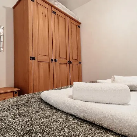 The Garden - Spacious 2 Bedroom, Central Location Apartment Harrogate