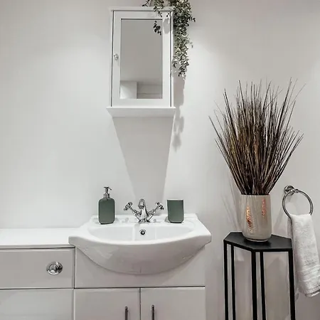 The Garden - Spacious 2 Bedroom, Central Location Apartment Harrogate
